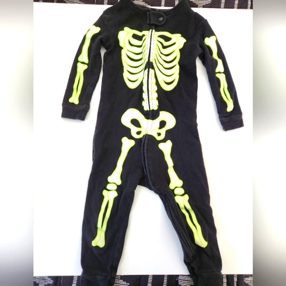 Baby Gap 18-24m glow in the dark skeleton pjs